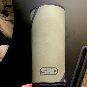 SBD ENSURE KNEE SLEEVES